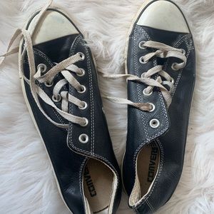 Pre-loved black leather Converse